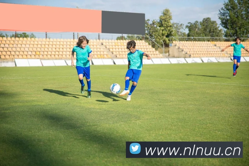 外媒热议阿根廷足球巨星排名：现役与历史球员如何分高下？